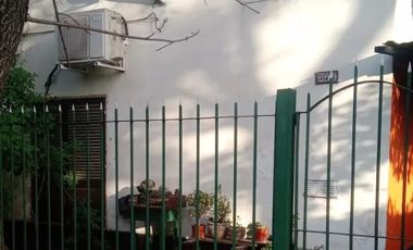Dúplex en venta - 2 Dormitorios 2 Baños - Cochera - 197Mts2 - Almirante Brown
