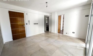 Departamento de dos ambientes en venta, Morón.