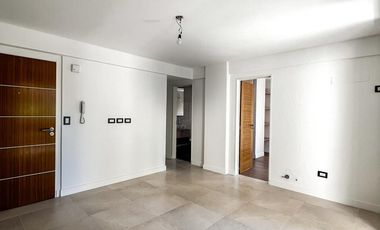 Departamento de dos ambientes en venta, Morón.