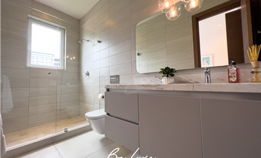 VENDO CASA A ESTRENAR EN SANTA MARIA (P)