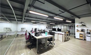 VENTA O ALQUILER DE BODEGA/GALERA CON OFICINAS, COCO DEL MAR (8)