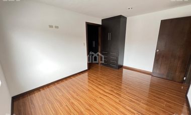 SUIT EN VENTA SECTOR AV 1 DE MAYO