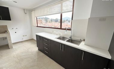 SUIT EN VENTA SECTOR AV 1 DE MAYO