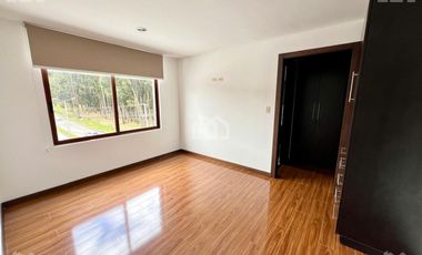 SUIT EN VENTA SECTOR AV 1 DE MAYO