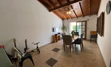 Casa en venta en Ezpeleta Este