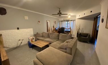 Casa en venta en Ezpeleta Este