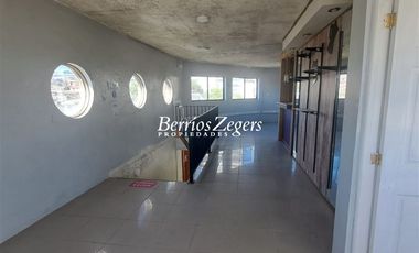 Local Comercial en Arriendo en Amancay