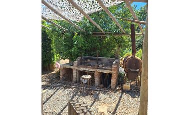 SE VENDE HERMOSA PARCELA CON CABAÑAS PARA INVERSION EN ALGARROBO