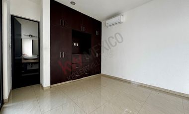 Casa en RENTA con habitación en planta baja y alberca en Residencial DIAMANTE.
