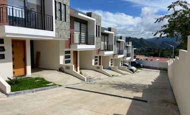 HERMOSA CASA EN VENTA, SECTOR CHALLUABAMBA