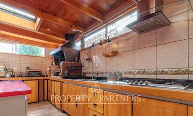 ¡OPORTUNIDAD! Nuevo precio - Casa Esquina con Local Comercial