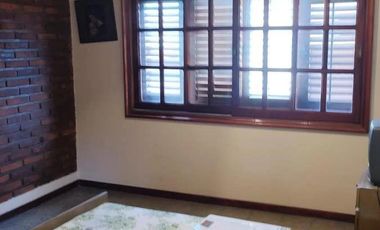 Casa en venta - 4 Dormitorios 3 Baños - Cocheras - 350Mts2 - Quilmes Oeste
