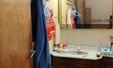 Casa en venta - 4 Dormitorios 3 Baños - Cocheras - 350Mts2 - Quilmes Oeste