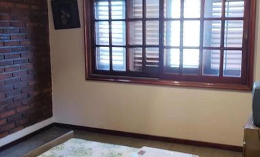 Casa en venta - 4 Dormitorios 3 Baños - Cocheras - 350Mts2 - Quilmes Oeste