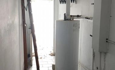 Casa en venta - 4 Dormitorios 3 Baños - Cocheras - 350Mts2 - Quilmes Oeste