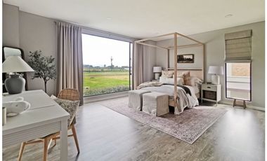 VENTA DE BELLA CASA EN EL CLUB SAN JACINTO, 1060 M2 POR $3.200'000.000