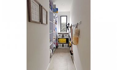 VENTA DE BELLA CASA EN EL CLUB SAN JACINTO, 1060 M2 POR $3.200'000.000