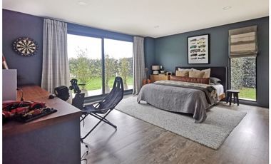 VENTA DE BELLA CASA EN EL CLUB SAN JACINTO, 1060 M2 POR $3.200'000.000