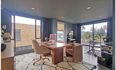 VENTA DE BELLA CASA EN EL CLUB SAN JACINTO, 1060 M2 POR $3.200'000.000