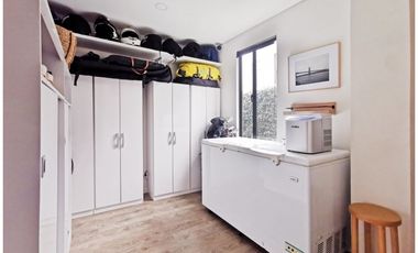 VENTA DE BELLA CASA EN EL CLUB SAN JACINTO, 1060 M2 POR $3.200'000.000