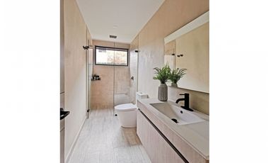 VENTA DE BELLA CASA EN EL CLUB SAN JACINTO, 1060 M2 POR $3.200'000.000