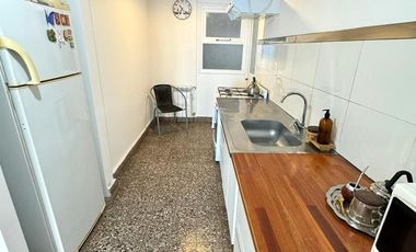 Departamento en  venta de 4 ambientes ubicado a metros del Shopping Los Gallegos. Totalmente reciclado. externo . balcon corrido