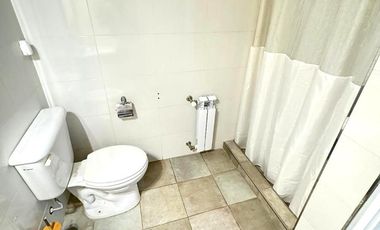 Departamento en  venta de 4 ambientes ubicado a metros del Shopping Los Gallegos. Totalmente reciclado. externo . balcon corrido