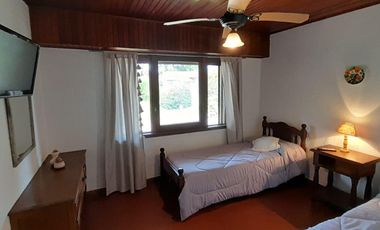 CHALET TRES DORMITORIOS FOCA 308 PINAMAR CENTRO