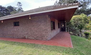 CHALET TRES DORMITORIOS FOCA 308 PINAMAR CENTRO
