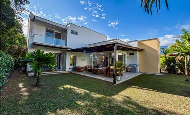 Casa condominio La Pradera Restrepo, junto a zona de reserva natural