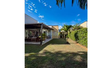 Casa condominio La Pradera Restrepo, junto a zona de reserva natural