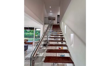 Casa condominio La Pradera Restrepo, junto a zona de reserva natural