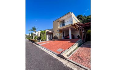 Casa condominio La Pradera Restrepo, junto a zona de reserva natural