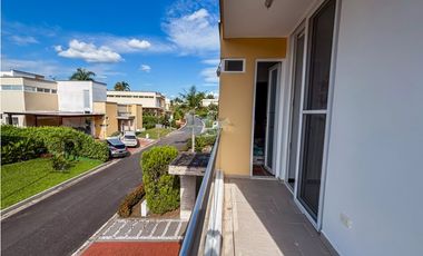 Casa condominio La Pradera Restrepo, junto a zona de reserva natural