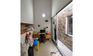 VENTA DE CASA DE TRES NIVELES EN EL B/ VILLANOVA DE MONTERIA