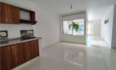 VENTA DE CASA DE TRES NIVELES EN EL B/ VILLANOVA DE MONTERIA