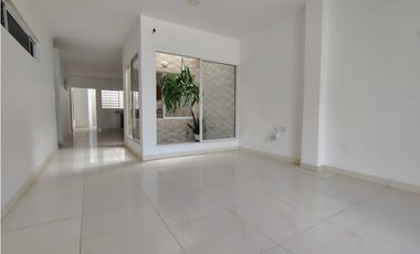 VENTA DE CASA DE TRES NIVELES EN EL B/ VILLANOVA DE MONTERIA