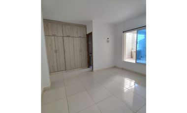 VENTA DE CASA DE TRES NIVELES EN EL B/ VILLANOVA DE MONTERIA