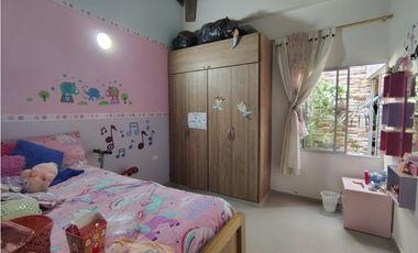 VENTA DE CASA DE TRES NIVELES EN EL B/ VILLANOVA DE MONTERIA