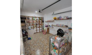 VENTA DE CASA DE TRES NIVELES EN EL B/ VILLANOVA DE MONTERIA