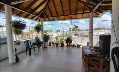 VENTA DE CASA DE TRES NIVELES EN EL B/ VILLANOVA DE MONTERIA