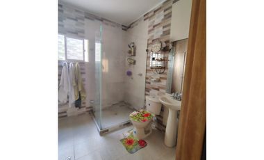 VENTA DE CASA DE TRES NIVELES EN EL B/ VILLANOVA DE MONTERIA