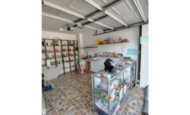 VENTA DE CASA DE TRES NIVELES EN EL B/ VILLANOVA DE MONTERIA