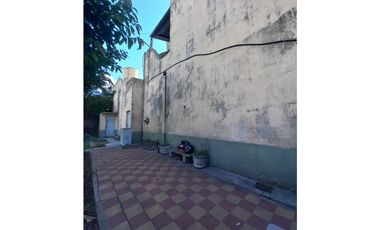 CASA CON LOCAL. SOBRE AV SEGUI