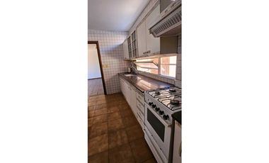 CASA · VENTA · BARRIO PARQUE · 3 DORMITORIOS · PILETA · GODOY CRUZ