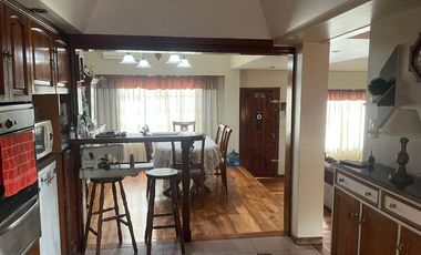 Casa PH en venta en Sarandi Oeste