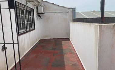 Casa PH en venta en Sarandi Oeste