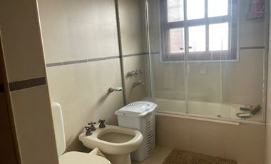 Casa PH en venta en Sarandi Oeste