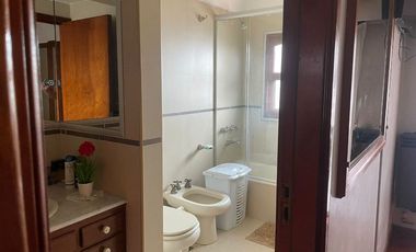 Casa PH en venta en Sarandi Oeste