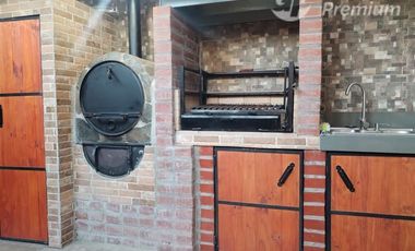 Casa en Venta en Valaquia / Av. Ecuador / Villa Parque Alameda
